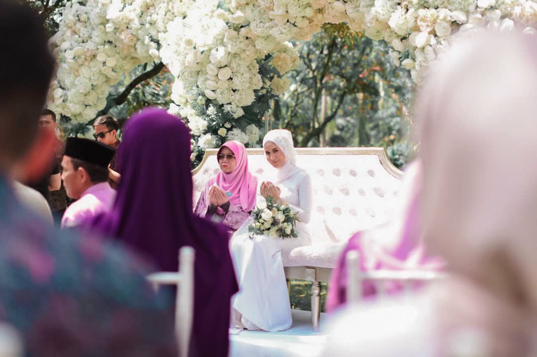 [FOTO] Impian Sejak Kecil, Lelaki Ini Cetus Idea Tema Nikah ‘Garden Wedding’!