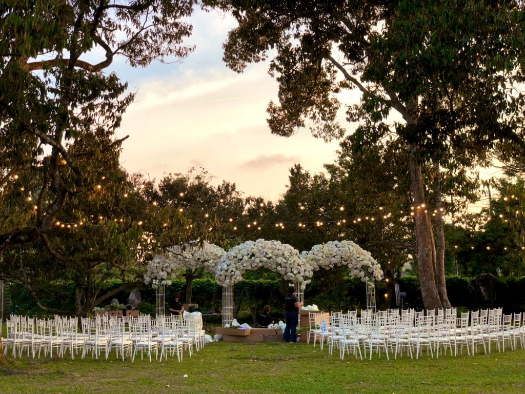 [FOTO] Impian Sejak Kecil, Lelaki Ini Cetus Idea Tema Nikah ‘Garden Wedding’!