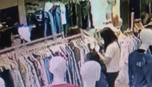 [VIDEO] Handphone Dicuri Masa Shopping Baju, Gadis Ini Dedah Muka Si Pencuri! 3