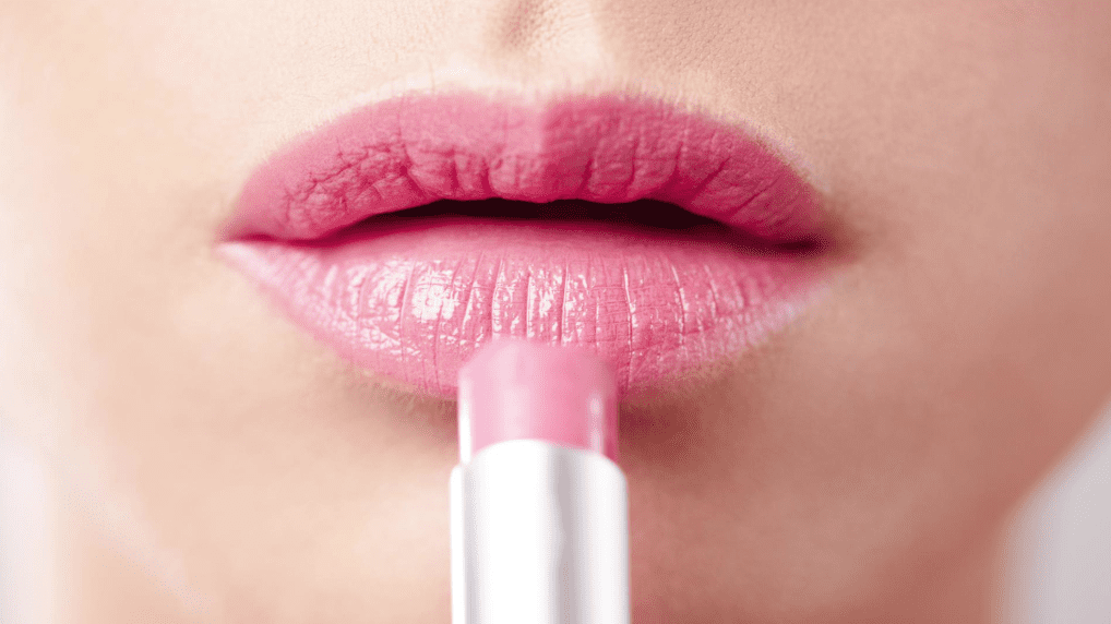 Apa Hukum Pakai Lipstick Bagi Perempuan Di Bulan Ramadhan?