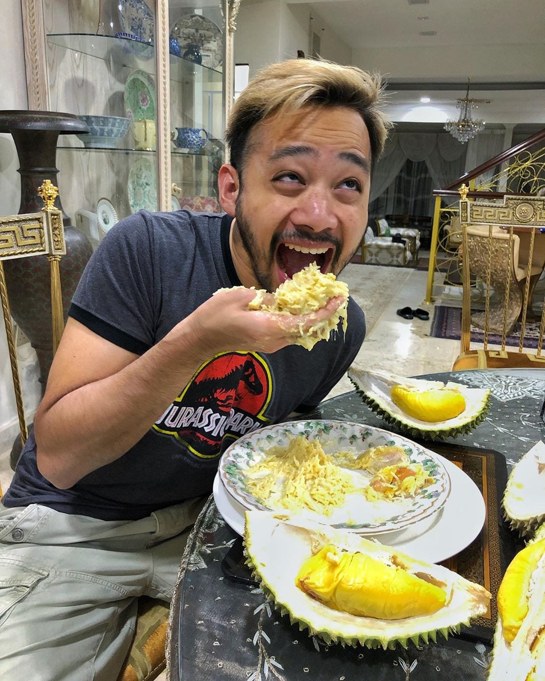 Dikecam Teruk Lepas Makan Durian Tak Senonoh, Ini Respon Selamba Nabil Mahir!