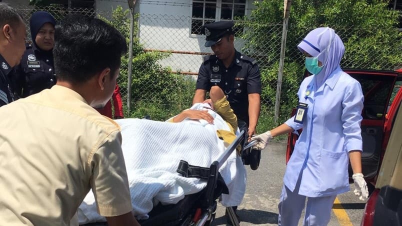 Kepala Baby Dah Nampak, Ibu Muda Ini Terpaksa Beranak Dalam Kereta Di IPD