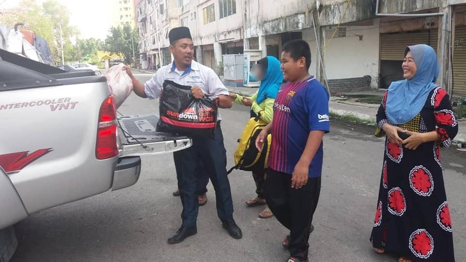 Kecil Hati Dengan Anak Menantu, Ibu Bertapa Sampai 40 Hari Dalam Kancil Usang!