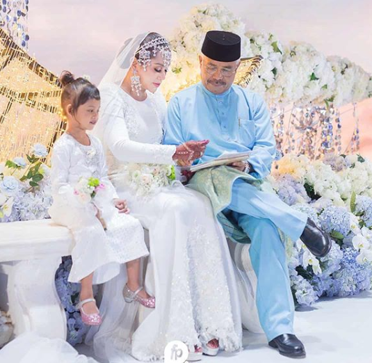 “Thank You Abah…” – Elly Mazlein Luah Rasa Gembira Lihat Kemesraan Bapa & Suami