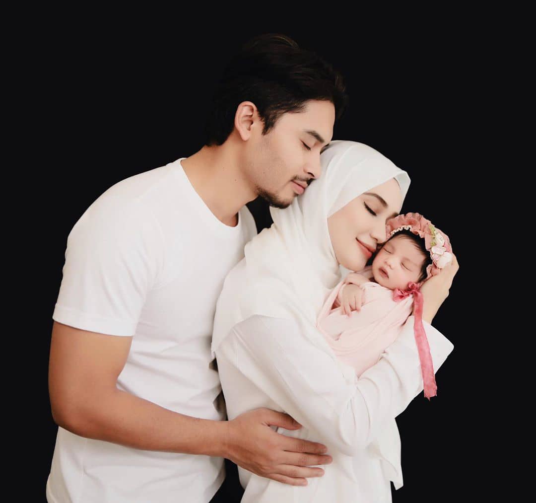 [VIDEO] Sambut Tangan Satu Family, Tapi Bila Part Baby Aeril & Wawa Paling Cute