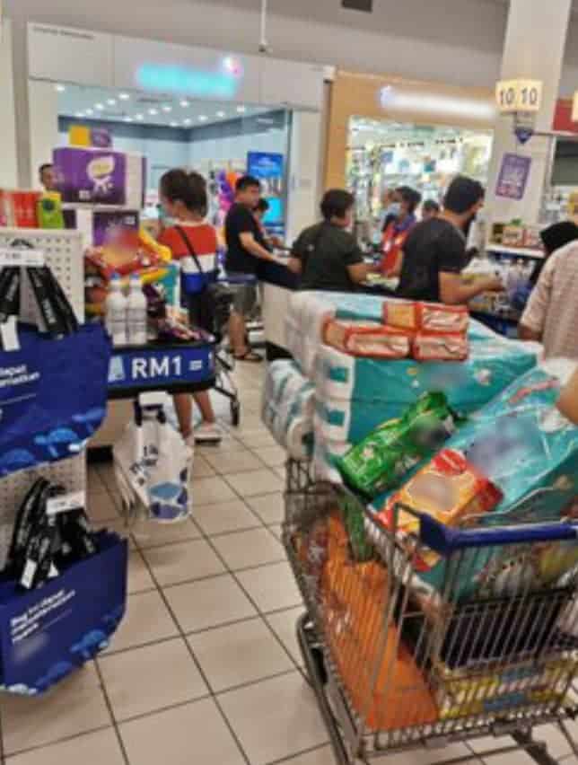 Penuh Sejak Jam 8 Pagi, Orang Ramai Dinasihatkan Tak Perlu Serbu Pasar Raya