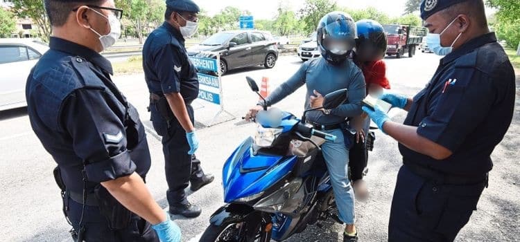 Degil Keluar Rumah Rempuh Roadblock, Jadi Individu Pertama Dipenjara Waktu PKP