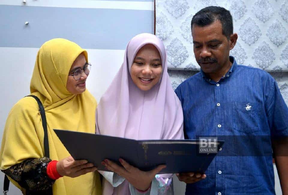 Pernah Tak Boleh Tulis, Penghidap Skoliosis Raih Keputusan Cemerlang Dalam SPM 4 Pernah Tak Boleh Tulis, Penghidap Skoliosis Raih Keputusan Cemerlang Dalam SPM 4