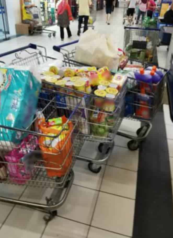 Penuh Sejak Jam 8 Pagi, Orang Ramai Dinasihatkan Tak Perlu Serbu Pasar Raya