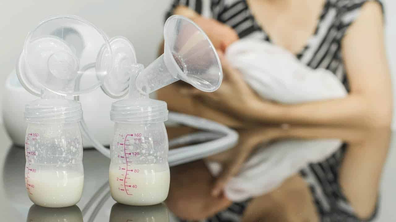 Ibu Minta Tips Untuk Tambah Susu Badan, Kecomelan Bayinya Pula Dapat Perhatian