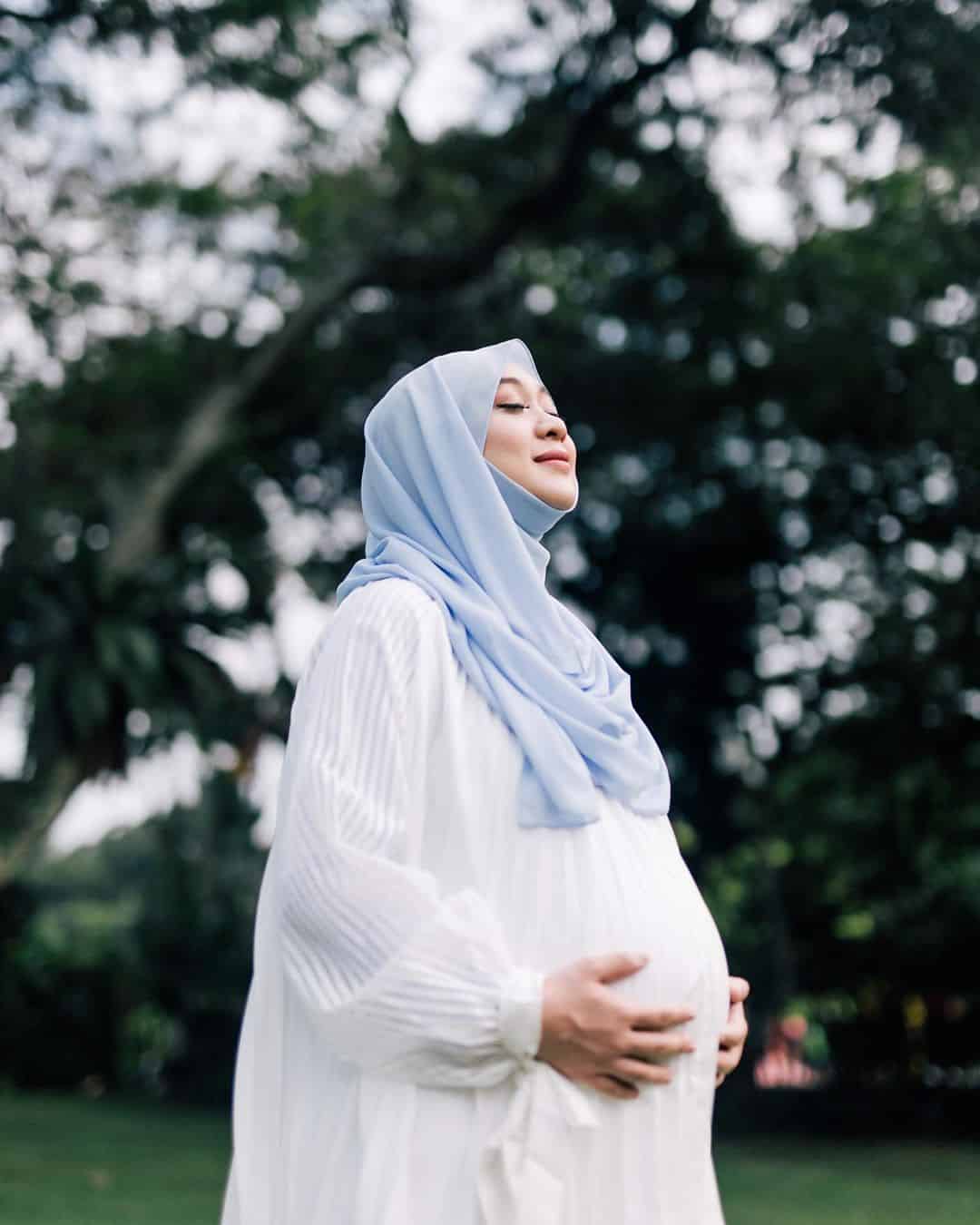 Dekat Nak Bersalin Masih Tak Dapat Jumpa, Dayah Bakar Edit Foto Tenung Suaminya