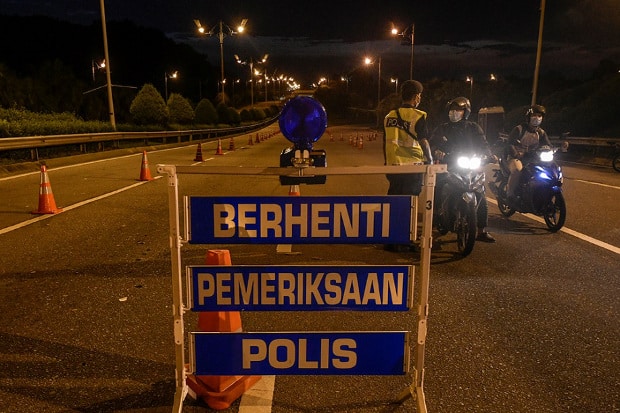 Gadis 'Kantoi' Menyewa Bilik Tanpa Mahram, Alasan Tak Balik Rumah Sebab PKPB 3 Gadis 'Kantoi' Menyewa Bilik Tanpa Mahram, Alasan Tak Balik Rumah Sebab PKPB 3
