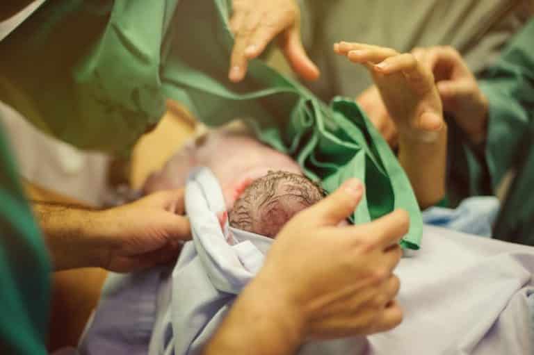 Cuak Nak Meneran Masa Bersalin? Ni Tanda-Tanda Contraction Bakal Ibu Perlu Tahu 4 Cuak Nak Meneran Masa Bersalin? Ni Tanda-Tanda Contraction Bakal Ibu Perlu Tahu 4