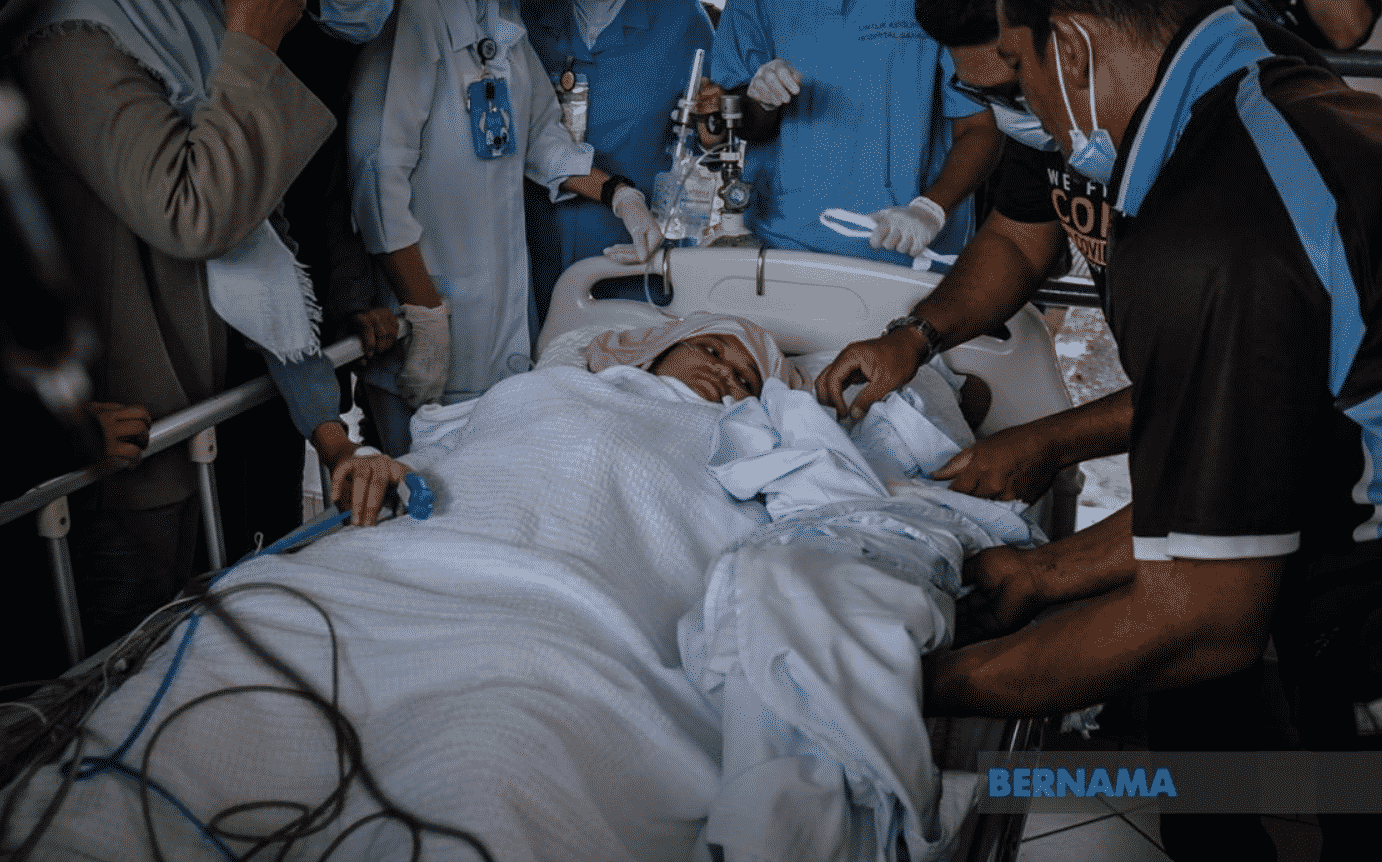 Sebak, Isteri Syafiq Ahmad Sempat Belai & Kucup Bayi Syurga Buat Kali Terakhir 4 Sebak, Isteri Syafiq Ahmad Sempat Belai & Kucup Bayi Syurga Buat Kali Terakhir 4