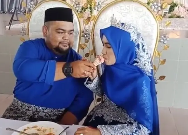 [VIDEO] Pengantin Wanita Punyalah Cover Makan Aiskrim, Sampai Suami Sekali Ngap