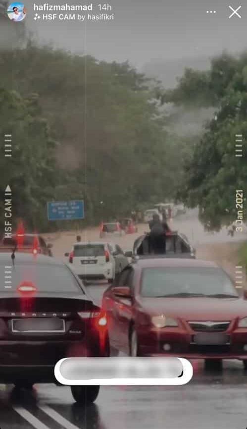 [VIDEO] Sangkut Banjir, Hafiz Mahamad Sebak Ramai Bantu Bagi Lampin & Susu Anak 2