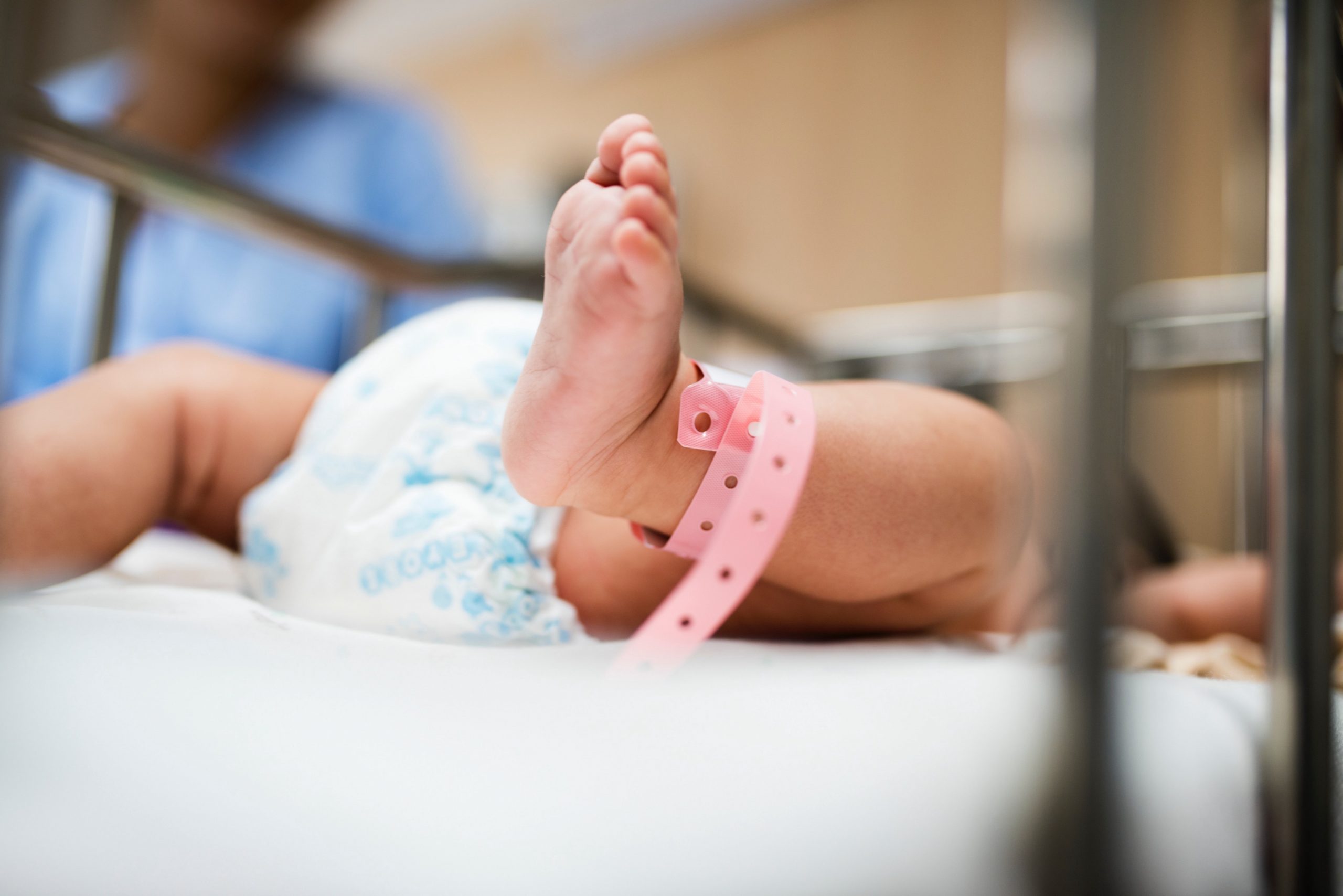 "Itu Bukan Anak Saya" - Cemas Tag Kaki Nama Ibu Lain, Bayi Tertukar Akibat Cuai 4