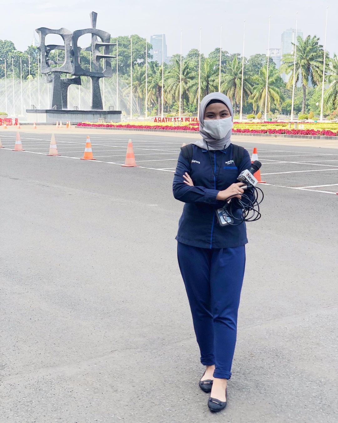 [VIDEO] Tengah Fokus Buat Liputan Banjir, Wartawan Terduduk Dihempap Bot Jatuh