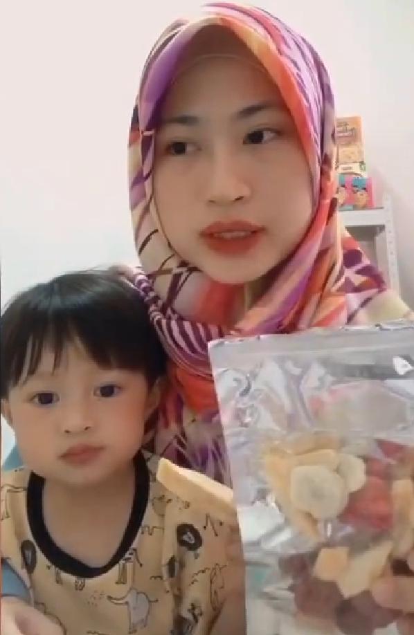 Tak Heran Pun Bila Dihulur, Ibu Dedah Ini Cara Didik Anak Elak Makan Jajan