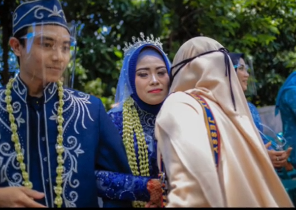 [VIDEO] Mentua Pilihkan MUA, Pengantin Pasrah Nampak Tua & Nangis Lepas Majlis