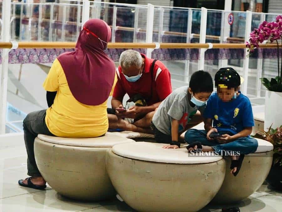 Ramai Pertikai Tak Boleh Rentas, Polis Dedah Ada Budak Ajal Waktu Shopping Raya 2 Ramai Pertikai Tak Boleh Rentas, Polis Dedah Ada Budak Ajal Waktu Shopping Raya 2