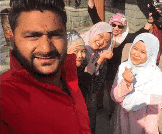 3 Tahun Lalu Pernah Holiday Kashmir, Tak Sangka Jodoh Dengan Pemandu Pelancong 2