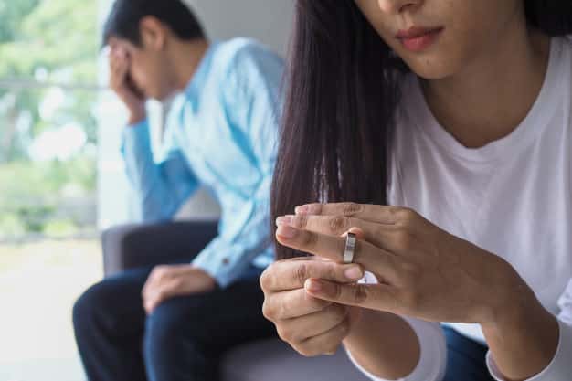 Wanita Terjatuh Hati Lelaki Lain Masa Buat PJJ, Alasan Suami Dah Kurang 'Spark' 6 Wanita Terjatuh Hati Lelaki Lain Masa Buat PJJ, Alasan Suami Dah Kurang 'Spark' 6