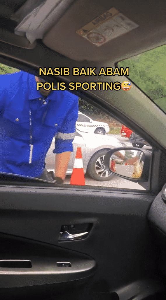 Tak Menyempat Nak 'Melabur' Atas Highway, Pemuda Buang Malu Minta Izin Polis 2