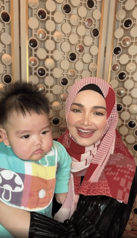 Baby Afwa Masuk Live Makeup TokTi, Tergelak Ramai Komen Muka Copy Paste Datuk K 2