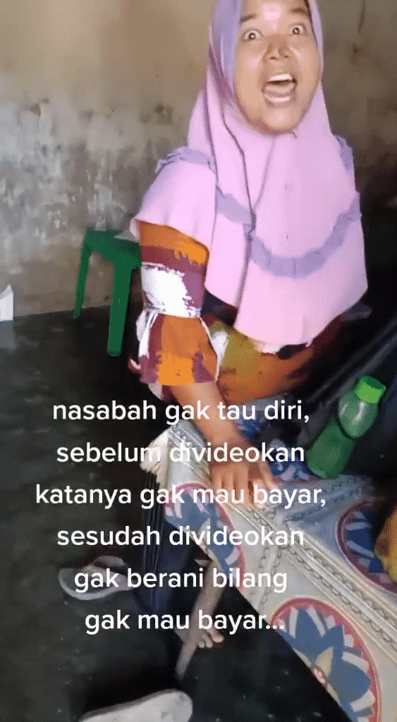[VIDEO] Mak Cik Naik Hantu Diminta Lunas Hutang, Kena Rakam Terus Pusing Cerita 2