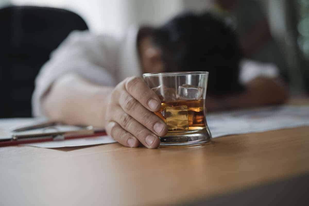 Marah Suami Balik 'Lalok' Minuman Keras, Wanita Nangis Mengeluh Bakal Dipenjara 2 Marah Suami Balik 'Lalok' Minuman Keras, Wanita Nangis Mengeluh Bakal Dipenjara 2