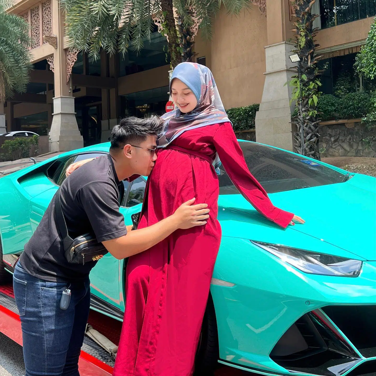 Hadiahkan Kereta RM2 Juta Cash, Isteri Mahu Suami Selalu Ada Dalam Fasa Pantang