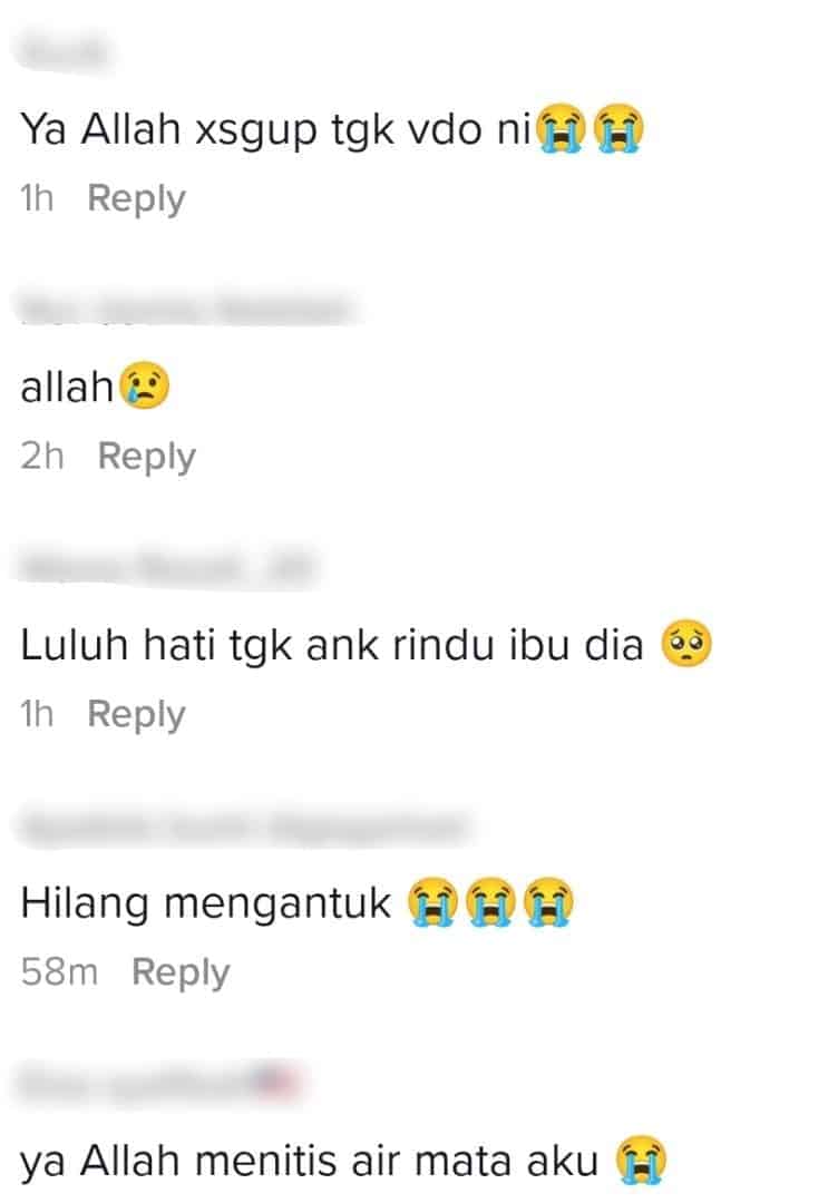 Terlalu Rindu Allahyarhamah, Wanita Sebak Anak Tiri Meraung Di Pusara Ibu