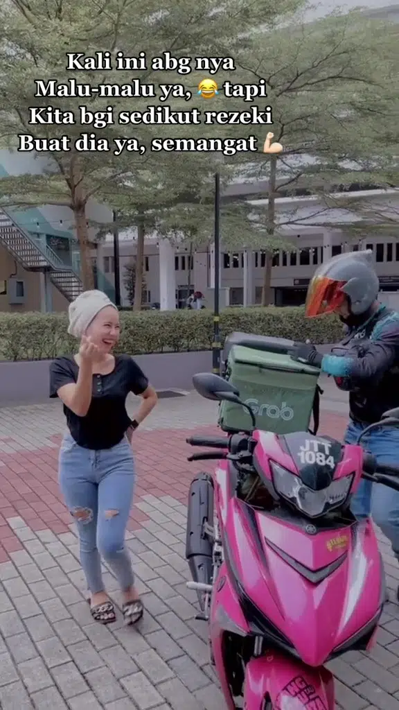 Rider Kantoi ‘Digoda’ Pelanggan, Girlfriend Geram Bagi Teguran Halus Di TikTok