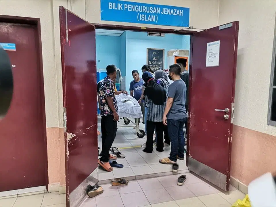 2 Beradik Sedih, Keluarga Hantar Kakak Kerja Di KL Tapi Balik ‘Dijemput’ Ilahi