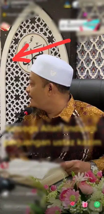 Wanita Meracau Marah Di Ceramah Live Ustaz Kazim-“Pegang Mat, Pasal Syaitan Tu”