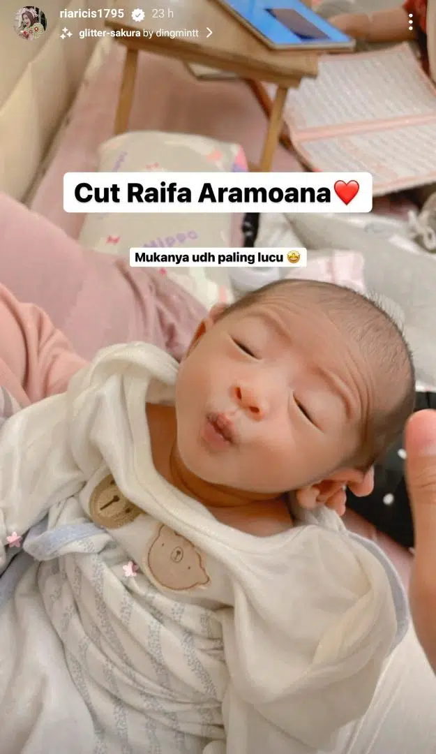 [VIDEO] Insiden Kepala Bayi ‘Terjelepok’ Masa Live Aqiqah, Ria Ricis Buka Mulut