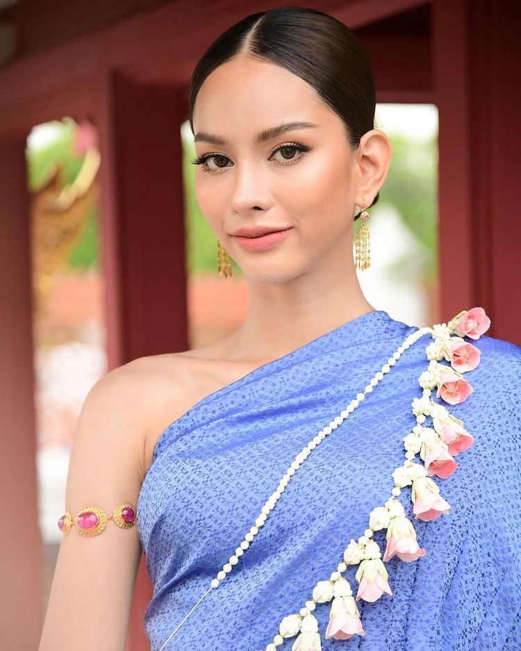 Dulu Hidup Susah, Anak Pemungut Sampah Kini Dinobat Miss Universe Thailand 5