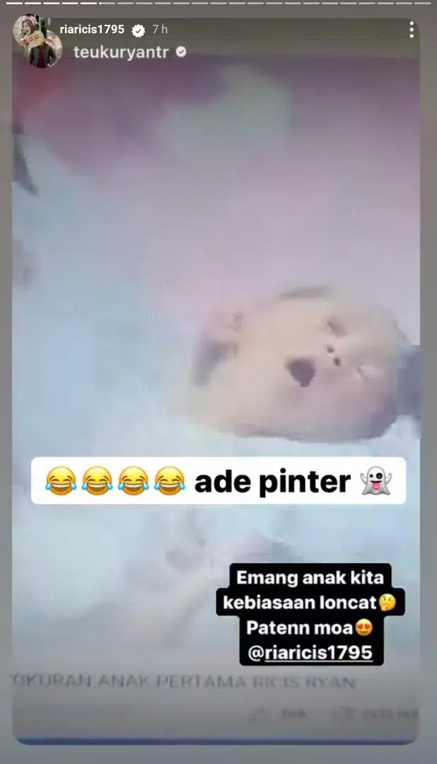 [VIDEO] Insiden Kepala Bayi ‘Terjelepok’ Masa Live Aqiqah, Ria Ricis Buka Mulut