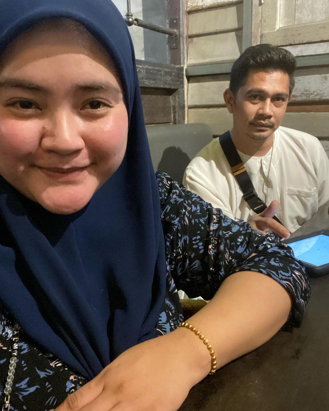 Datuk Fizz Rawat Isteri Di Rumah Siap Sarung Baju Doktor, Dialognya Lawak Gila 2