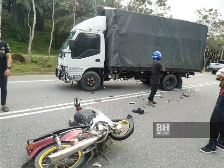 Pemandu Ambulans Cemas Ambik Orang Nahas, Rupanya Anak Sendiri Dijemput Ilahi