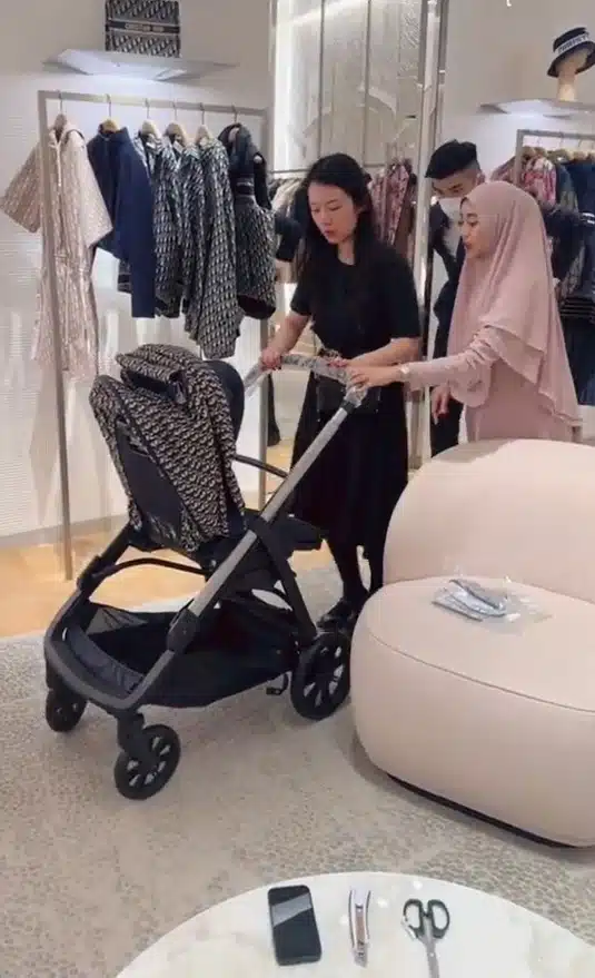 Sampai Termasuk Mimpi…Risau Kempunan, Suami Belanja Isteri Stroller RM23,000