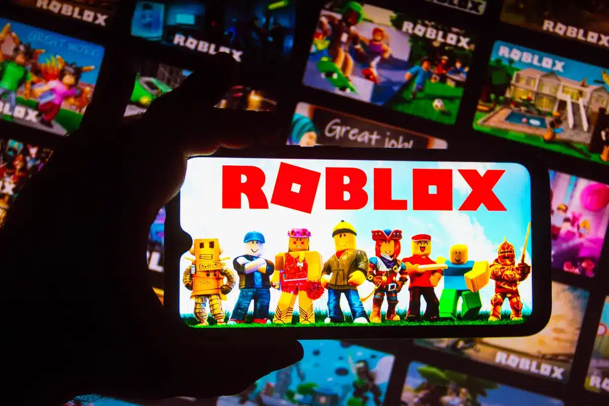 Menjerit Tak Dapat Download Game Roblox, Bapa Angkut Anak Pergi Balai Polis