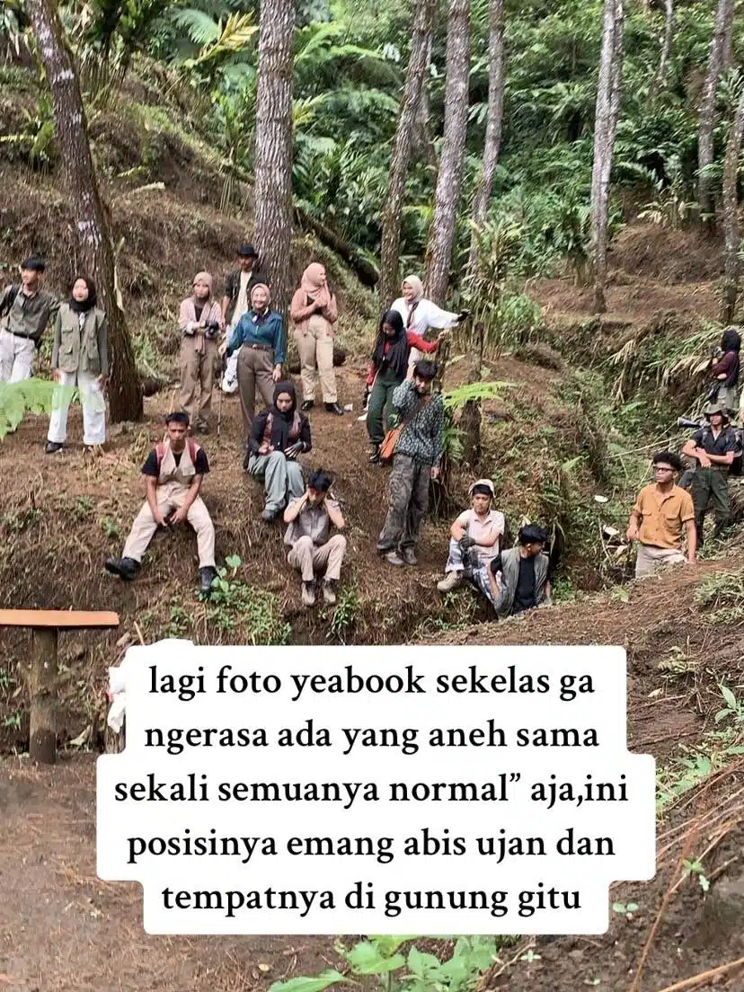 Ambil Gambar Tahunan Kelas Dalam Hutan, Cuak Jurugambar Tunjuk Terlebih Seorang