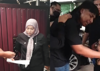 [VIDEO] Berkali Tekan Butang Lain, Wanita Teriak Lif Asyik Terbuka Di Aras Usang
