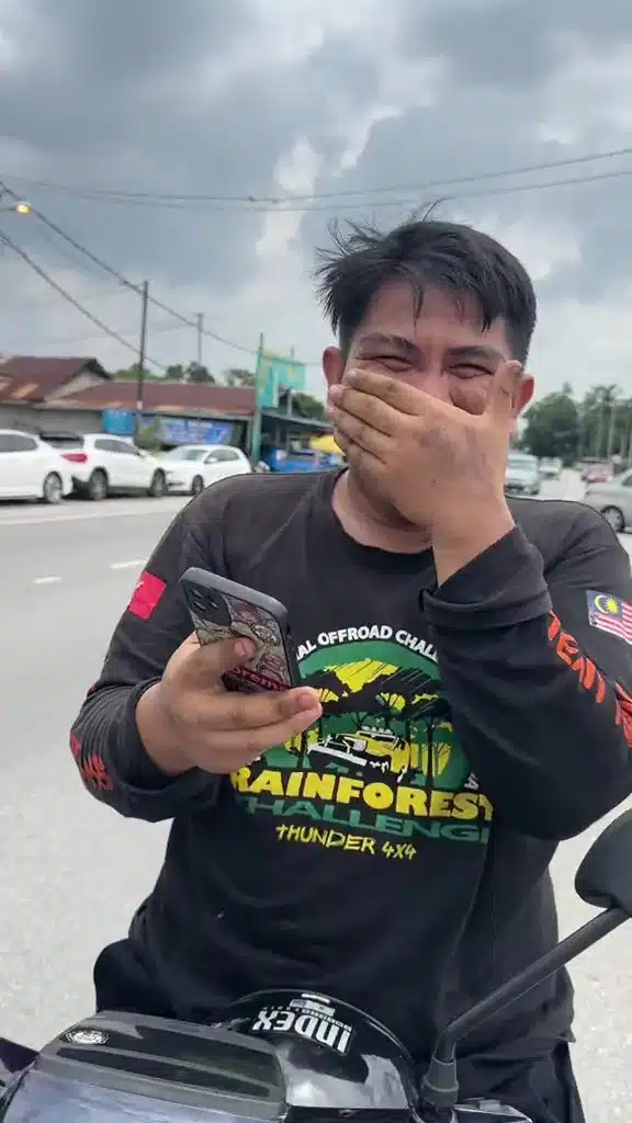 [VIDEO] Terhentam Bumper Kereta Shakilla, Perbualan Lelaki Ini Hiburkan Netizen