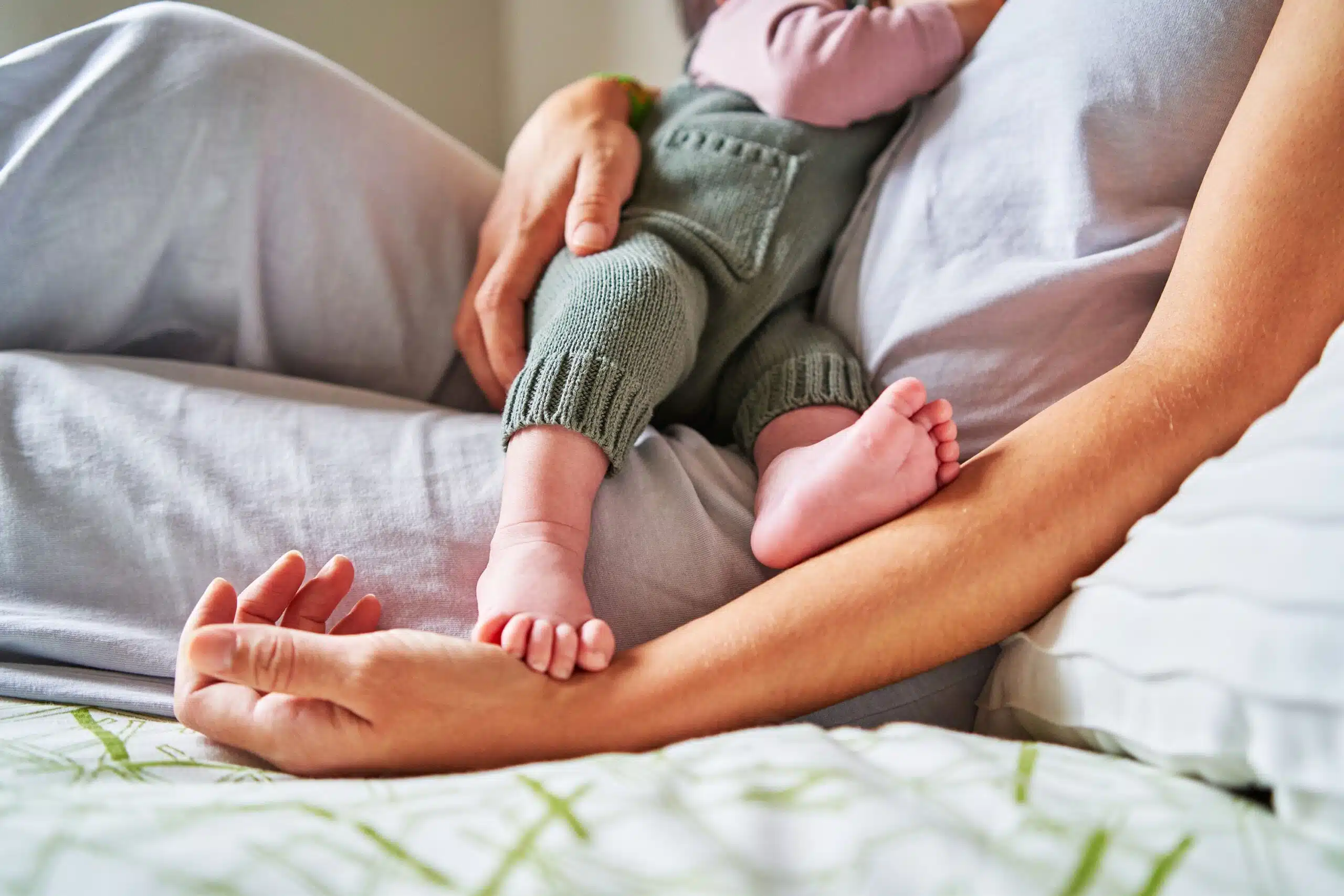 Terganggu Lihat Isteri Breastfeeding Bayi Baru Lahir, Suami Terus Minta Cerai