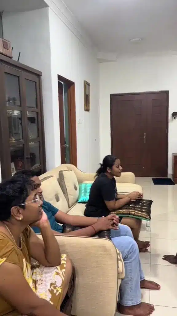 [VIDEO] 1 Keluarga Berbangsa India ‘Terjebak’ Layan Drama TV3 Aku Bukan Ustazah