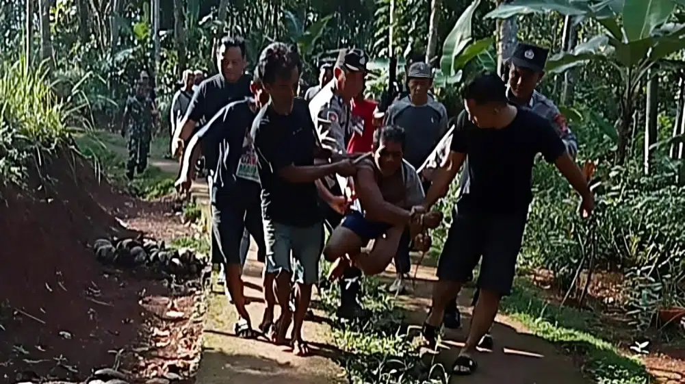 Lelaki Pusing Kampung Jual Daging Dalam Besen, Rupanya Anggota Badan Isteri