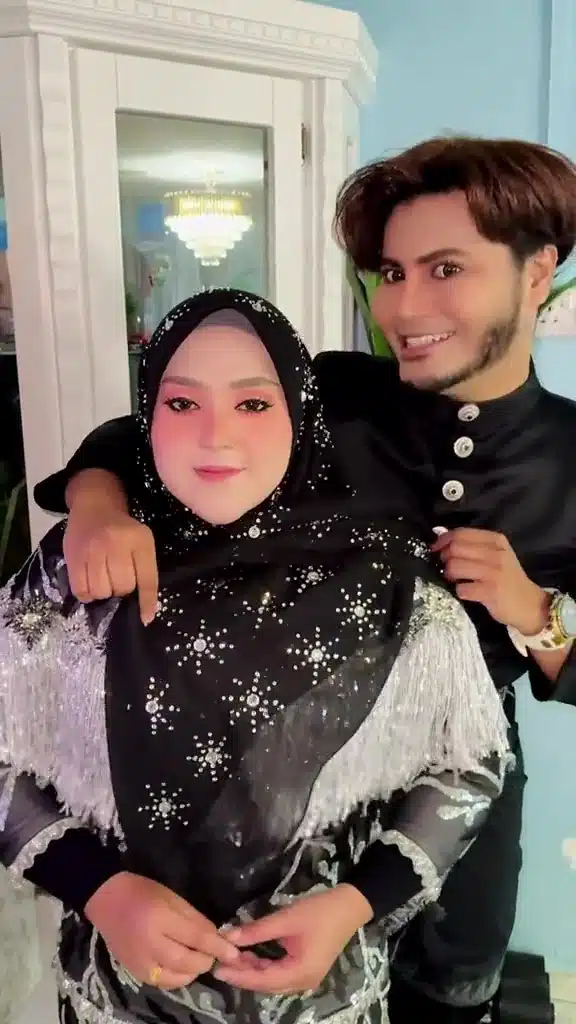 Prince Syed Hadiahkan Isteri Tudung Bertatah Swarovski Bernilai RM35K